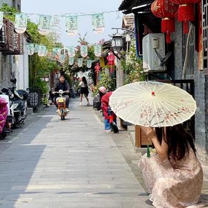 饥渴少妇黄瓜自慰喷潮
